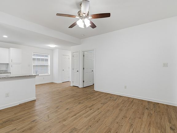3rd image of 227 W Murray St