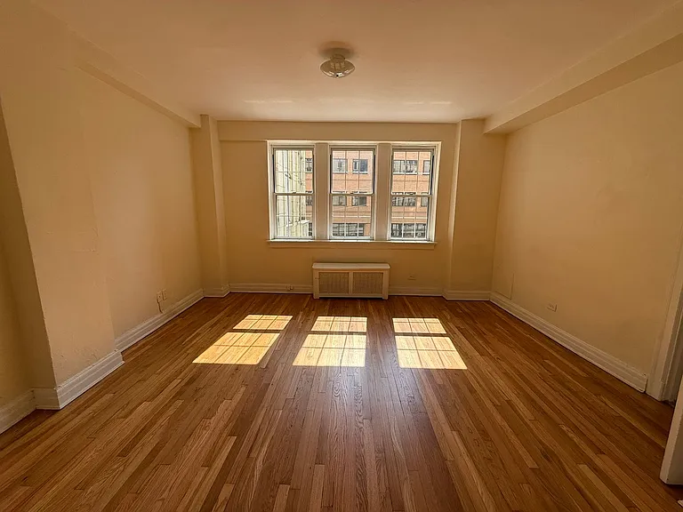 New King Edward Apartments — Photo 127