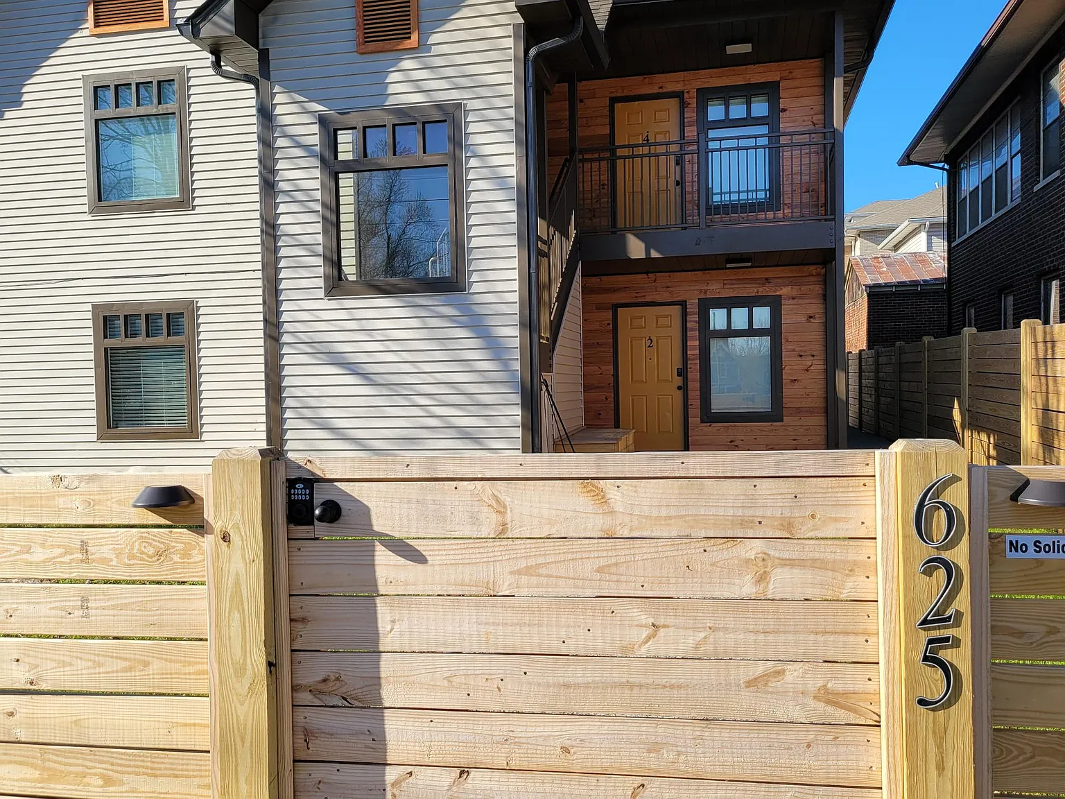 625 Morgan St — Photo 1