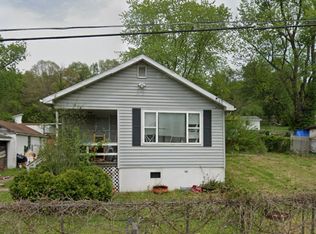 206 Fairview Dr, Saint Albans, WV 25177