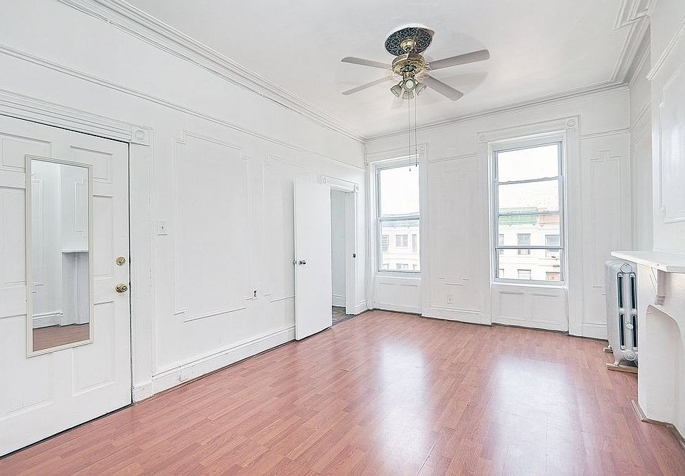 1st image of 584 Sterling Pl APT 3