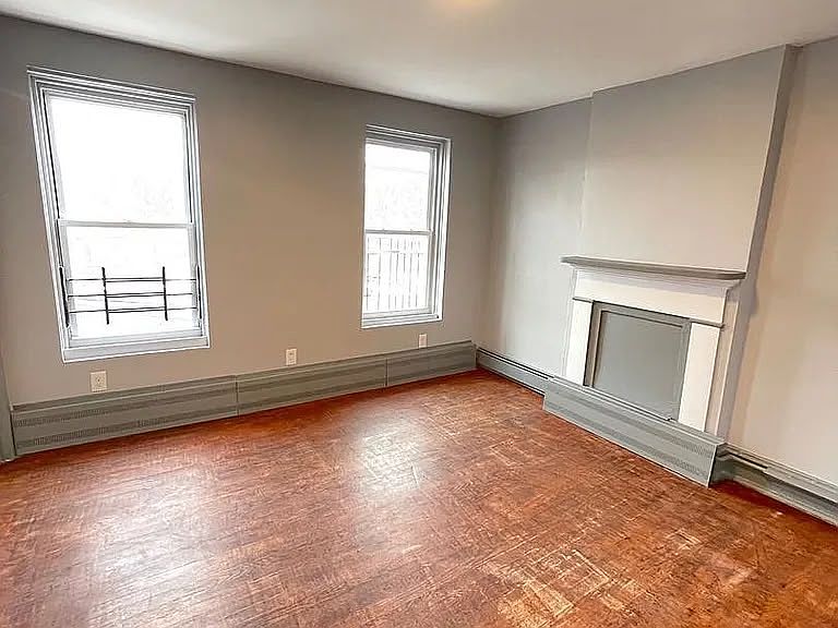 1st image of 137 William St #B
