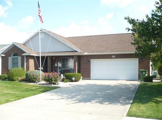 621 Foxcross Dr, Sidney, OH 45365