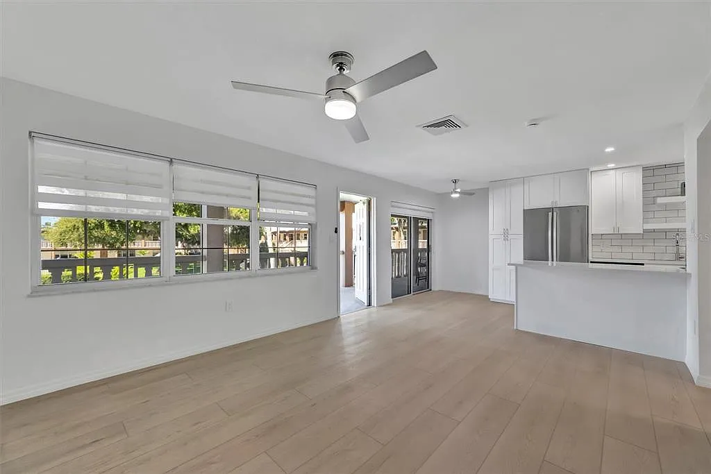 2 bed, 1.0 bath, 775 sqft, $2,100 — Photo 3
