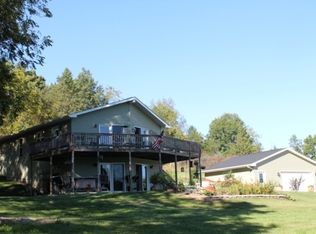 N9061 Marks Ln, Blanchardville, WI 53516