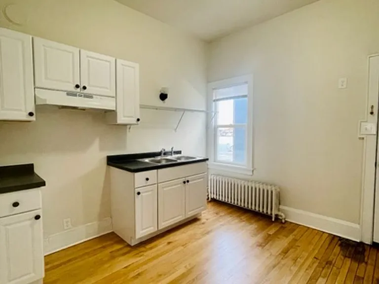 303 N Quincy St — Photo 4
