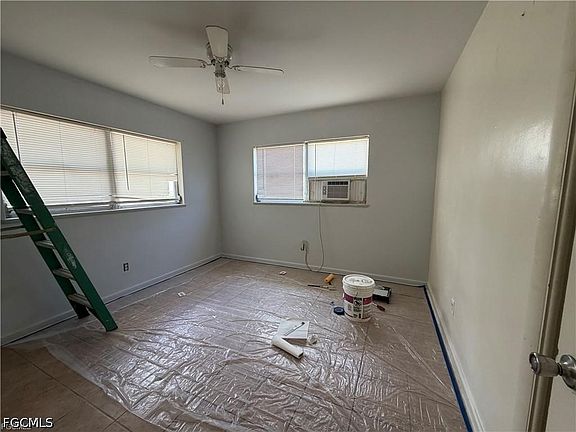 4th image of 4902 Victoria Dr #1