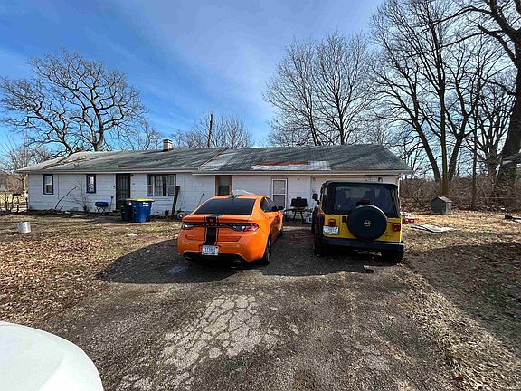 2nd image of 1303 E Butler St
