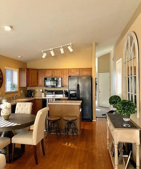 4842 E Melinda Ln — Photo 4