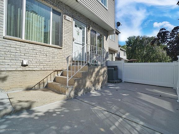 2nd image of 385 Maguire Ave