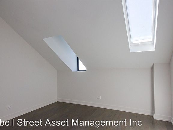2nd image of 1008-12 W 18th Pl Unit 304