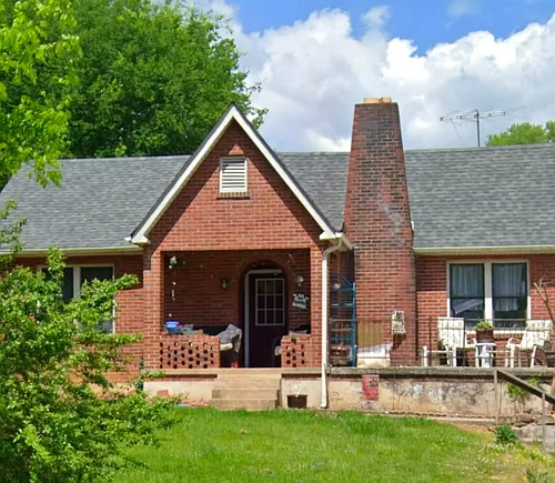 1317 Old Roane St Photo 1