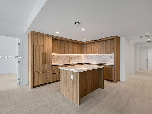 2nd image of 77 SE 5th St #Penthouse 01