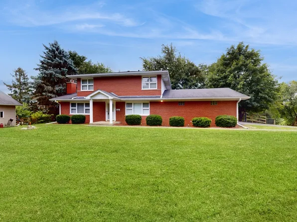 41W965 Empire Rd, St Charles, IL 60175