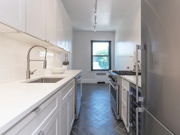 76-66 Austin Street image 17 of 26