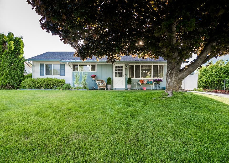 1st image of 1220 Merrett Dr