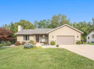 2965 N Horseshoe Dr SW, Wyoming, MI 49418