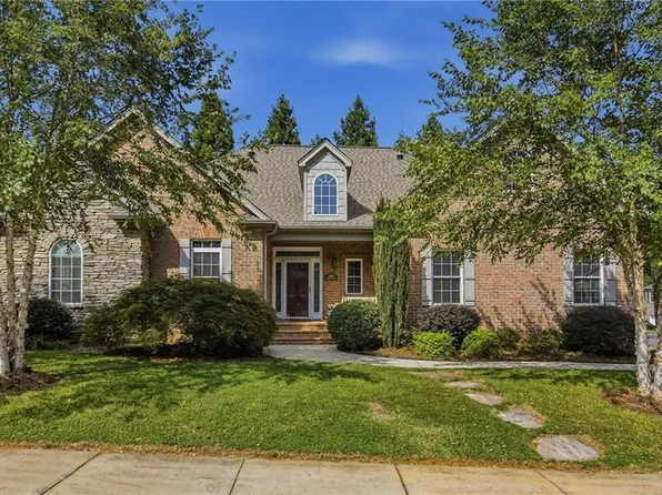 4390 Sandalwood Ct, Winston Salem, NC 27106