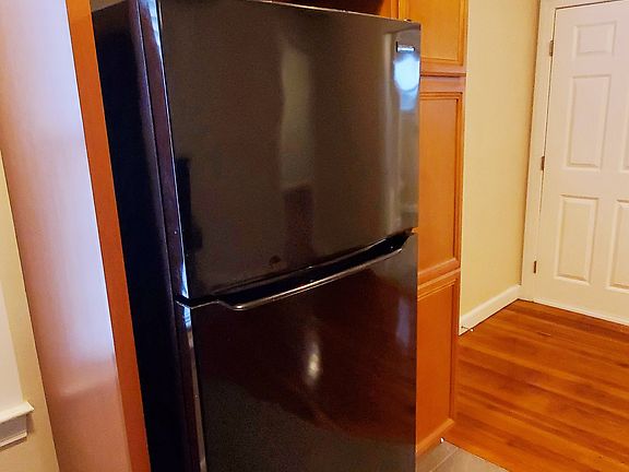 5th image of 424 Jackson St #2