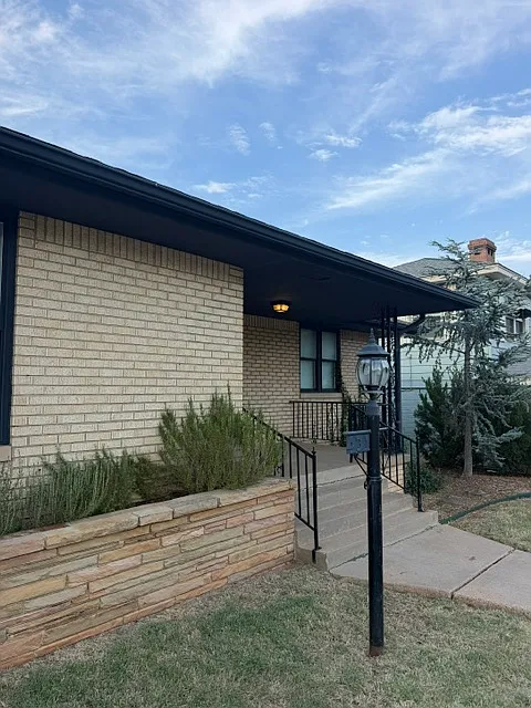 3 bed, 1389 sqft, $1,800 — Photo 2
