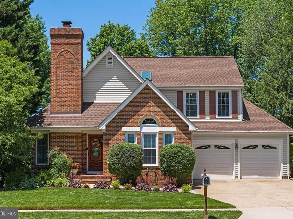 3203 Kinross Cir, Herndon, VA 20171