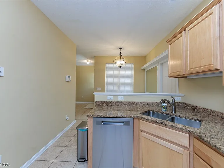 2601 Wyndgate Ct — Photo 9