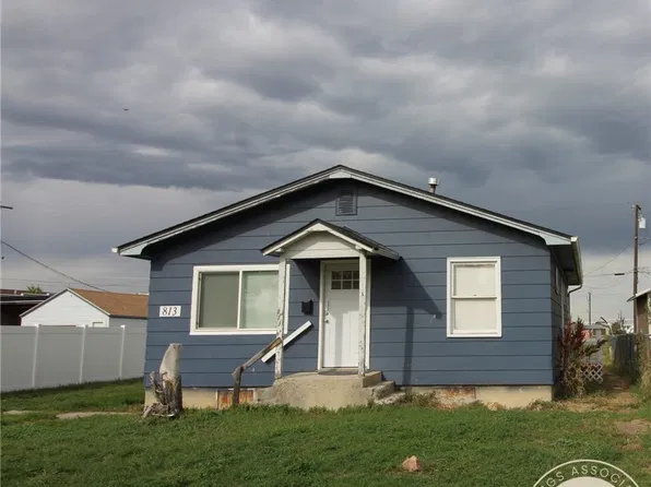 813 2nd St W, Hardin, MT 59034