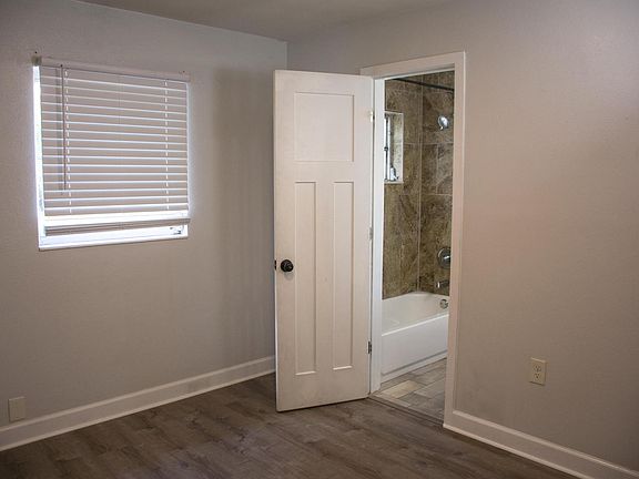 4th image of 86 Hurwood Ave