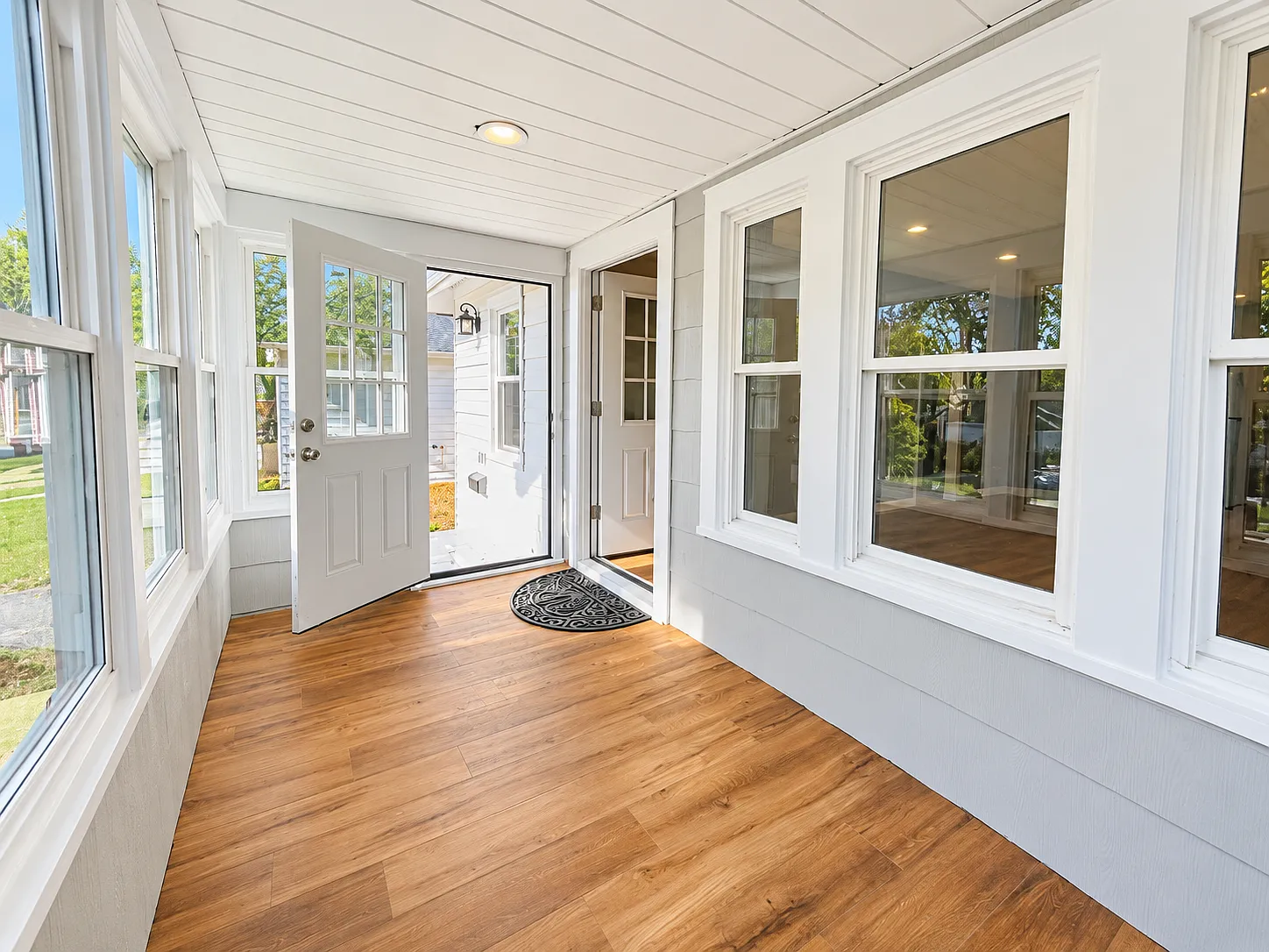 109 N Crest Ave — Photo 3