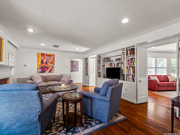 4th image of 709 CANTERBURY HILL