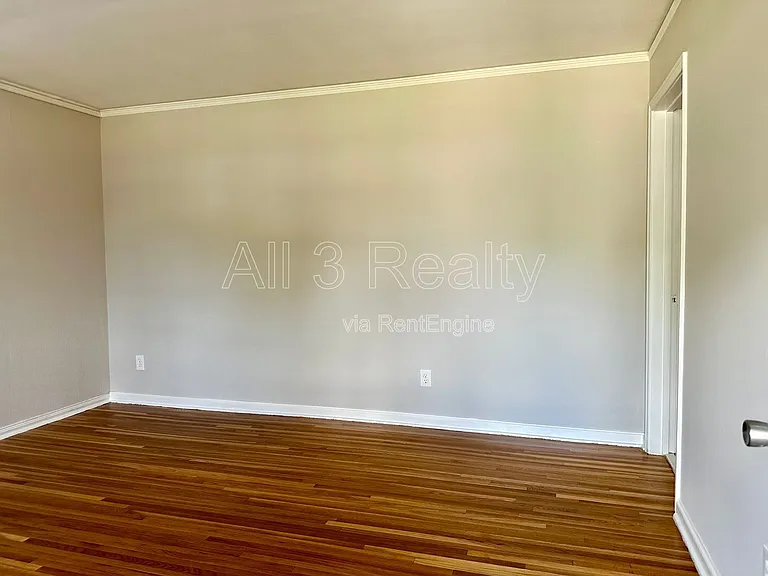 712 Sir Michael Dr — Photo 9