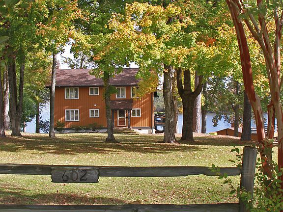 2nd image of 602 Lake Shore Dr