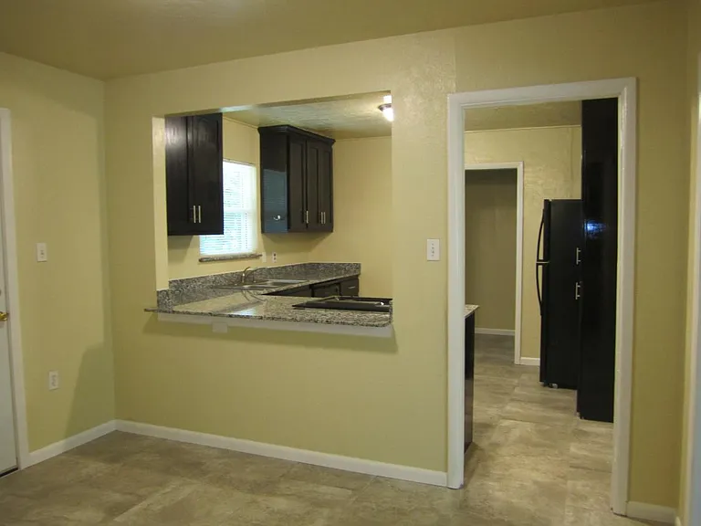 1530 Melrose Dr — Photo 8
