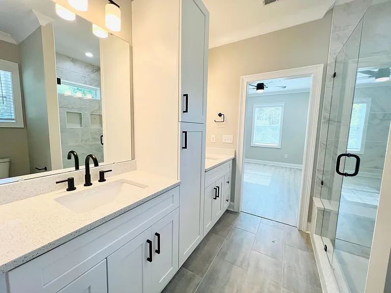 1640 Eastway Dr — Photo 11
