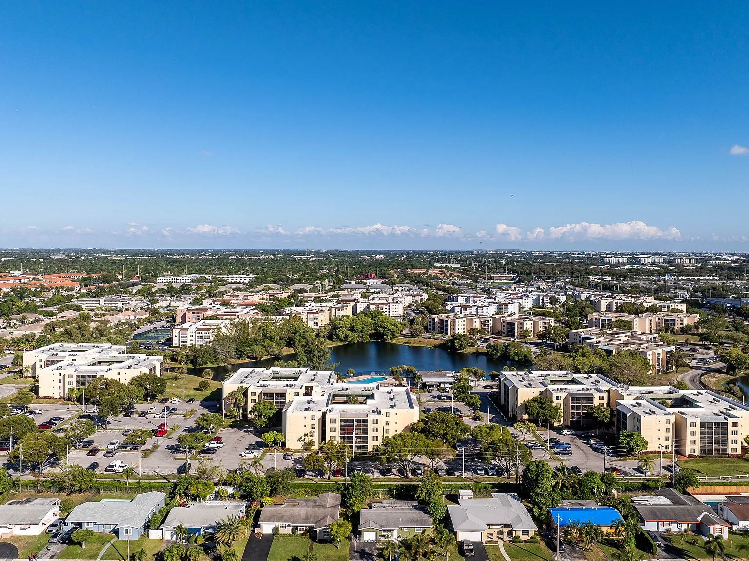 Somerset Grove Apartments — Photo 4