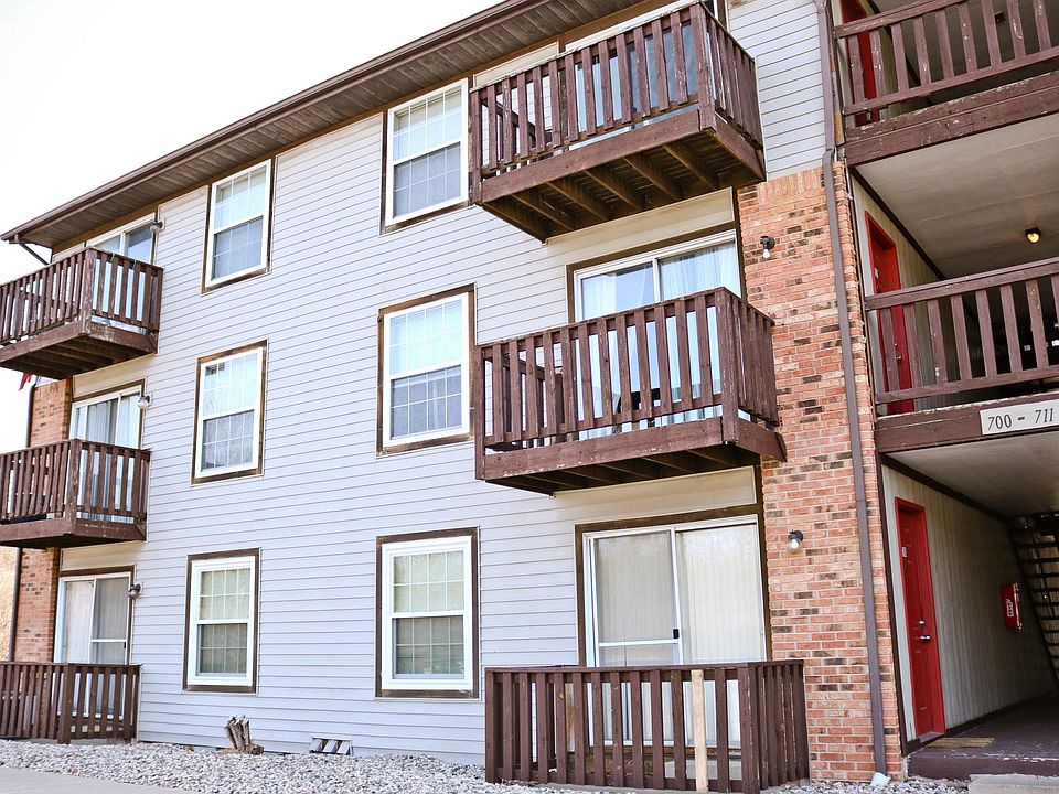 1st image of 320 Brown St #107