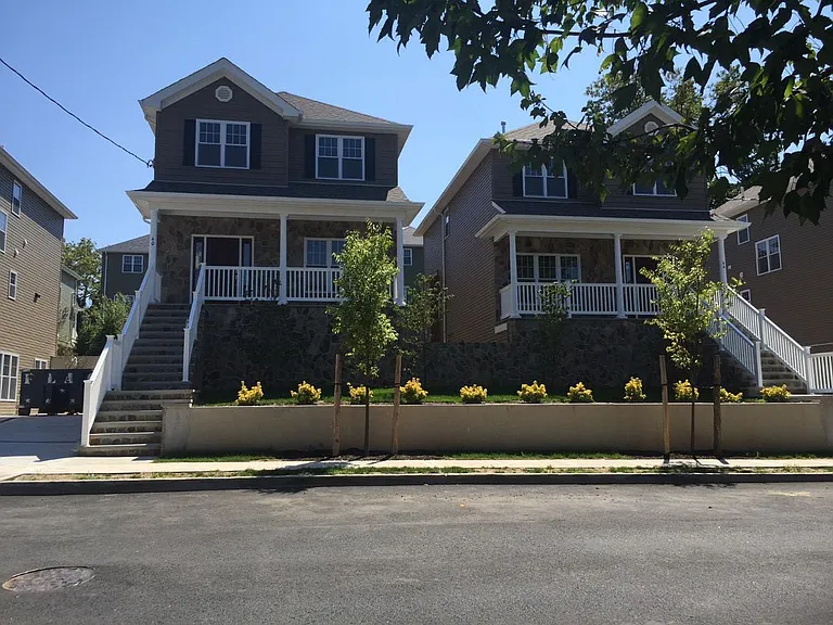 40 Hendricks Ave — Photo 1