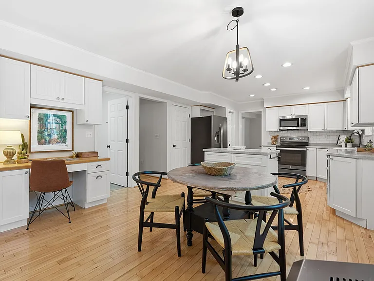 1294 Doubleday Dr — Photo 11