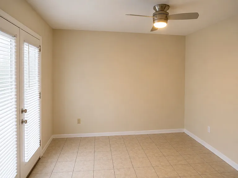 5004 Donnelly Ave — Photo 7