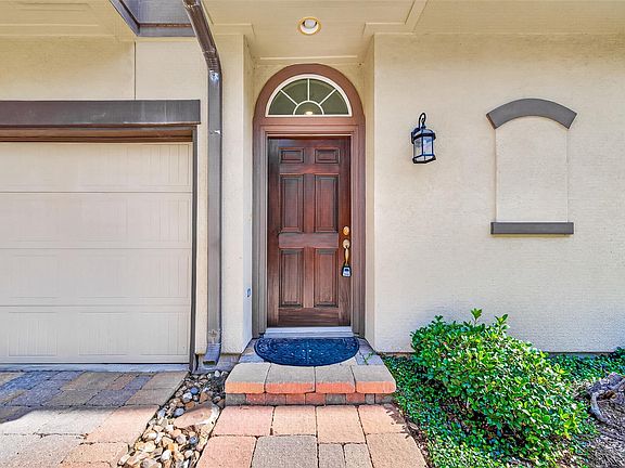 4th image of 8810 Lakeshore Bend Dr