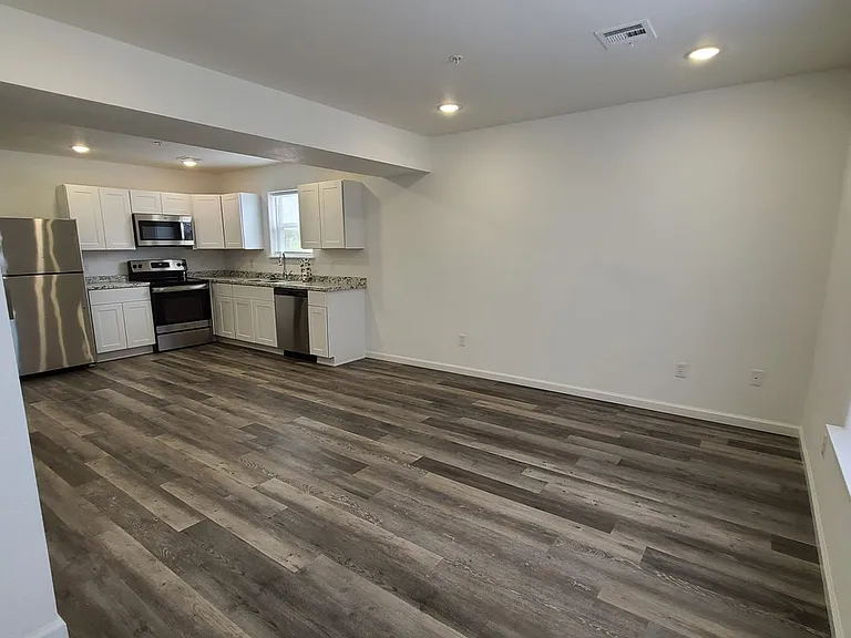 410 Doxey St #3 — Photo 2