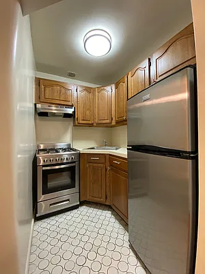 Rented by City Connections Realty | media 19