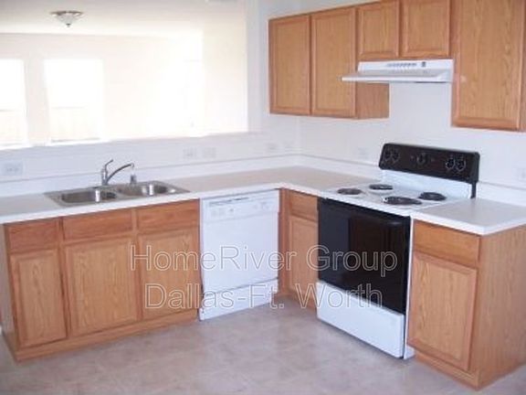 3rd image of 2742 Hacienda Lake Dr