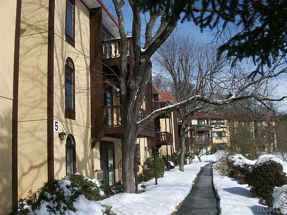 2nd image of 5 Granada Cres APT 17