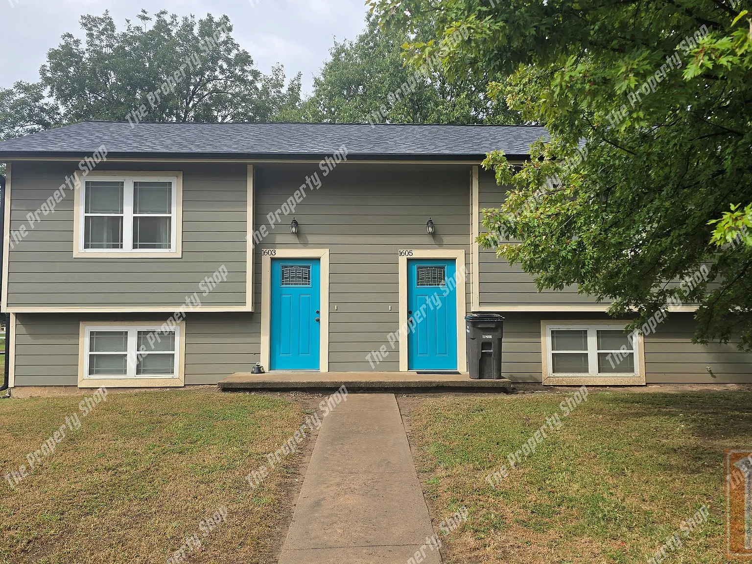 2 bed, 1.5 bath, $850 — Photo 2