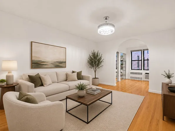 665 Thwaites Place image 1 of 17