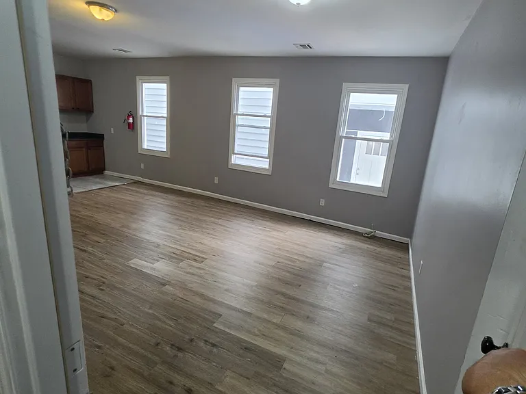 353 16th Ave #5 — Photo 3
