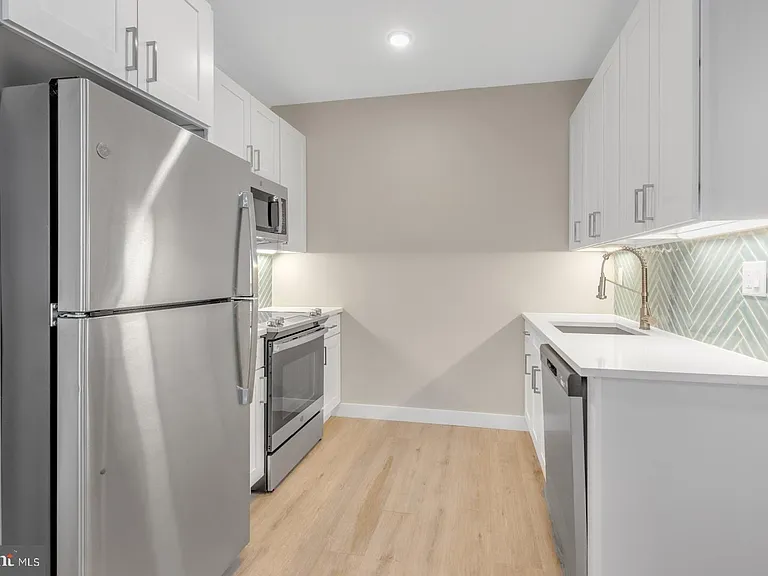 1144 Frankford Ave #503 — Photo 3