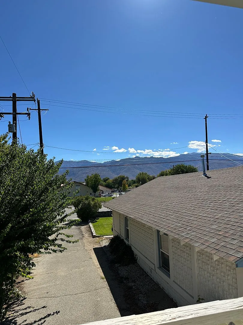 One bedroom, one bath, balcony and great views! — Photo 3