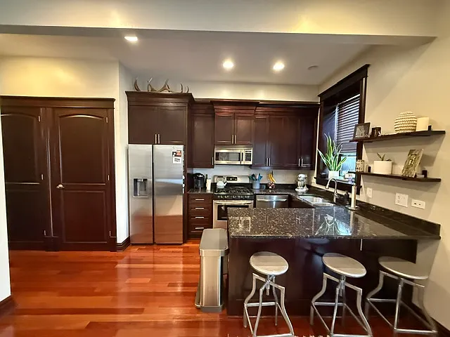 1416 W Superior St #2R — Photo 3